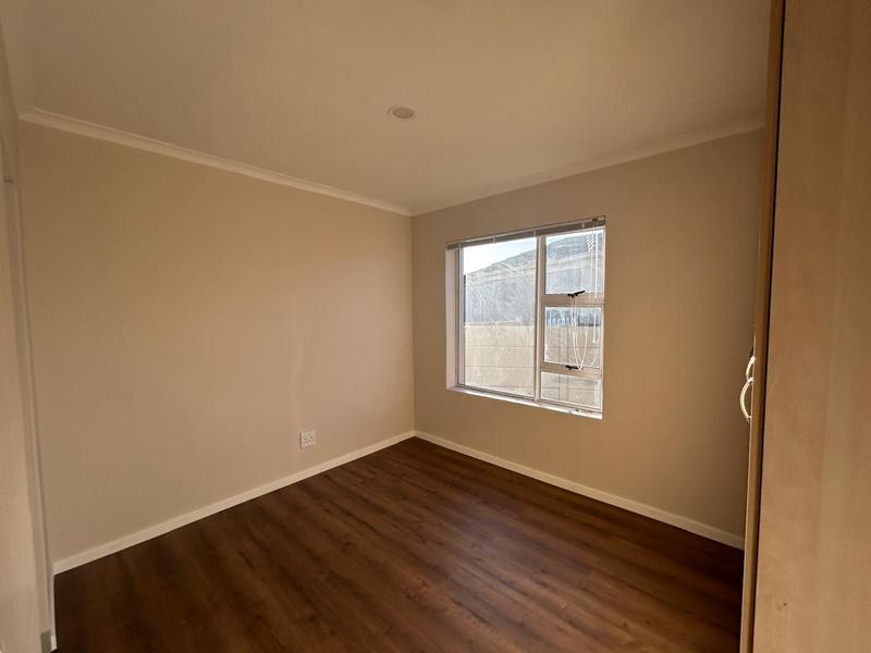 To Let 3 Bedroom Property for Rent in Eikenbosch Western Cape